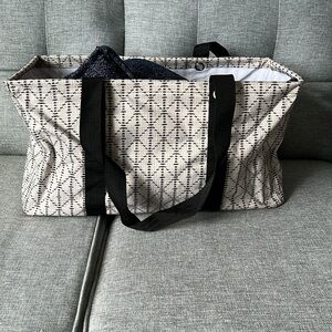 Thirty-One large utility tote